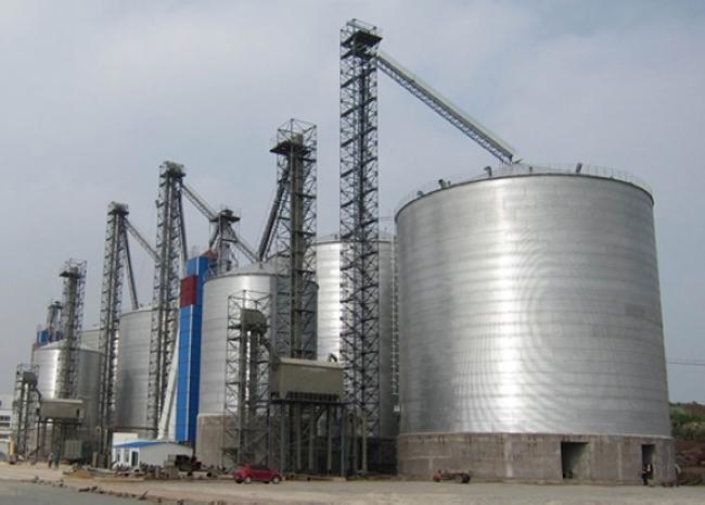 志仲镇大型钢板库构造参数及水泥储存质量